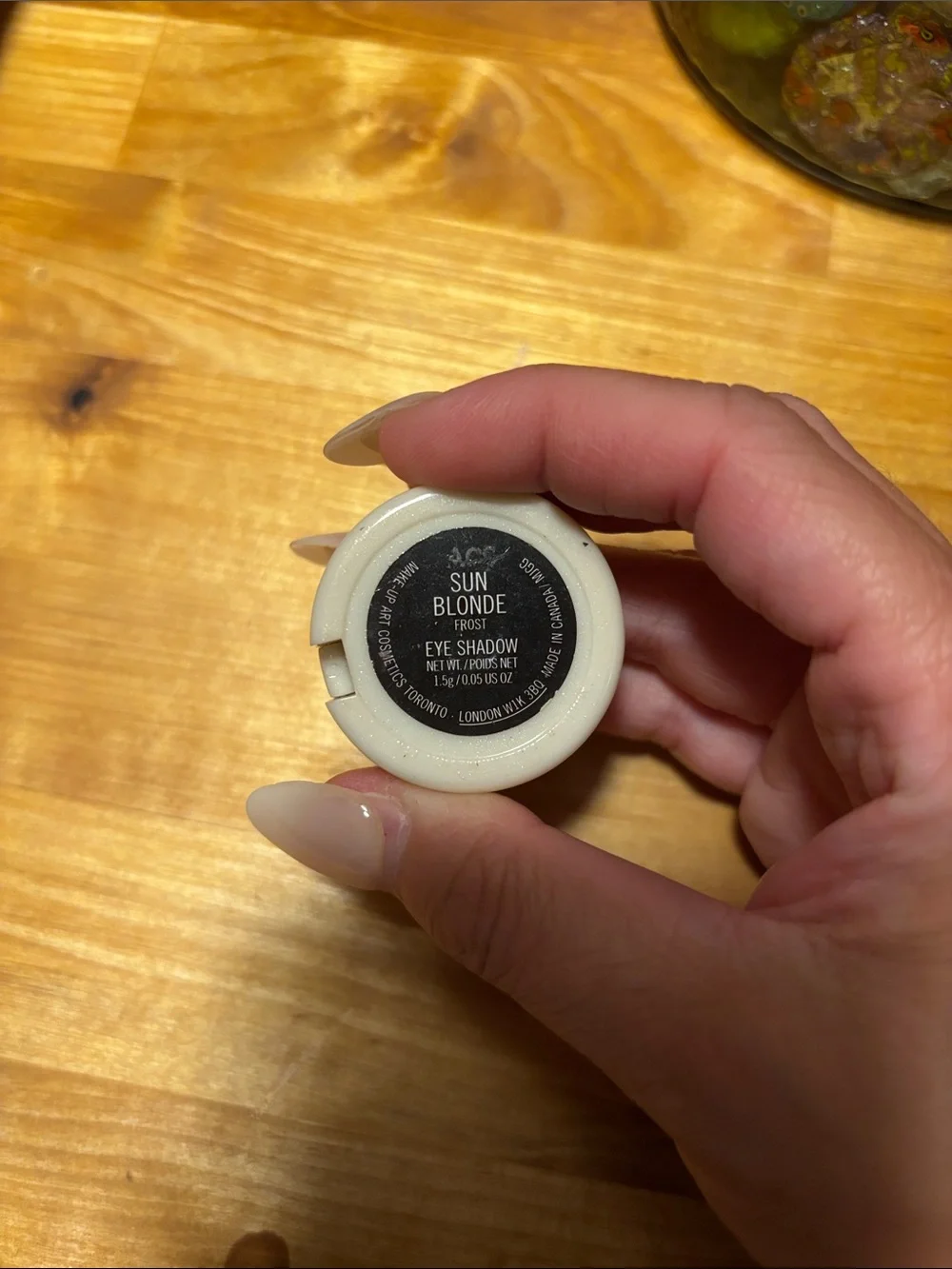 MAC Cosmetics Bright Gold Single Eyeshadow